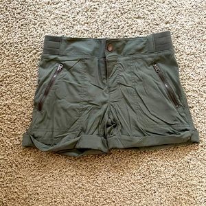 Athleta shorts cargo/Trekkie style